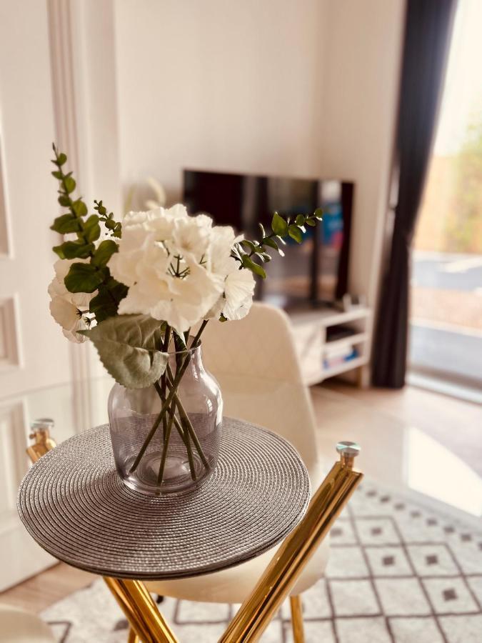The Oasis - Stylish One Bedroom - Mudeford Apartment *